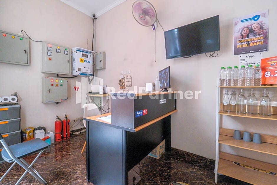 Palm Eight Mitra RedDoorz