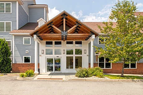 White River Inn & Suites