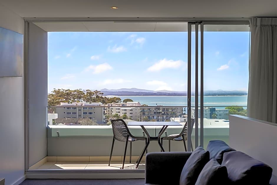 Oaks Nelson Bay Lure Suites