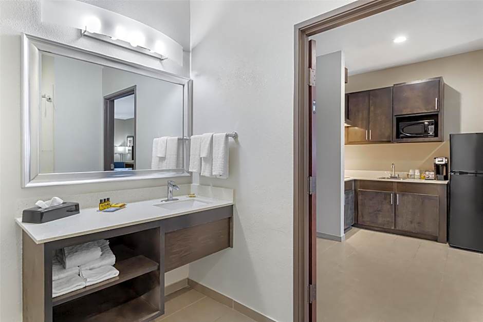 Best Western Plus Waller Hotel