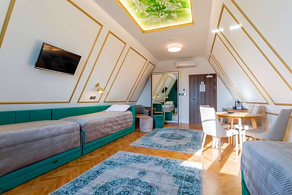 Forrest Apartments & Hostel