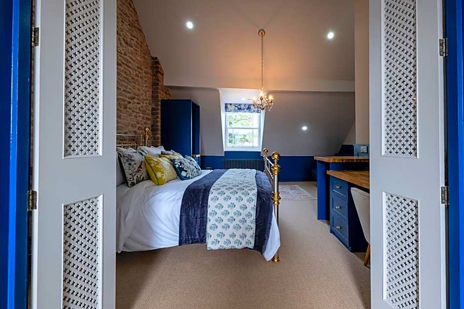 The Sheep and Penguin