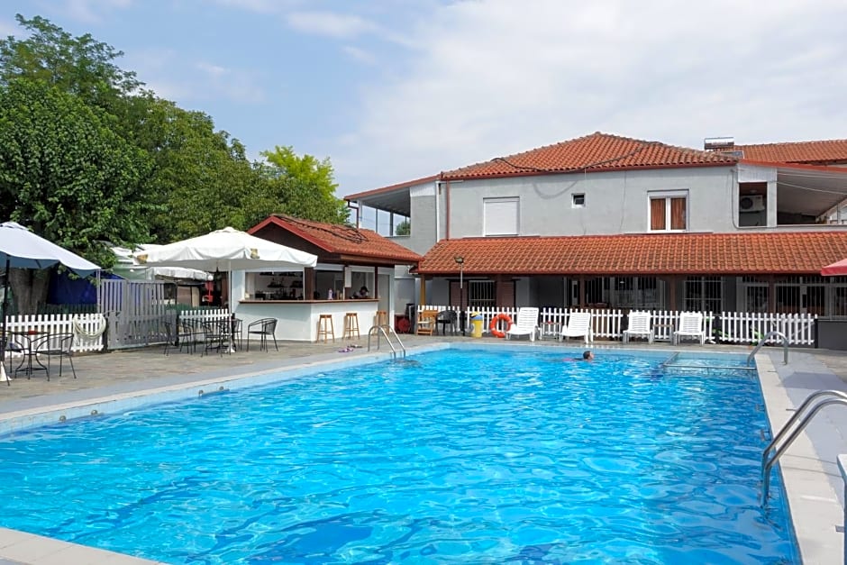 Camping Mitikas and Bungalows