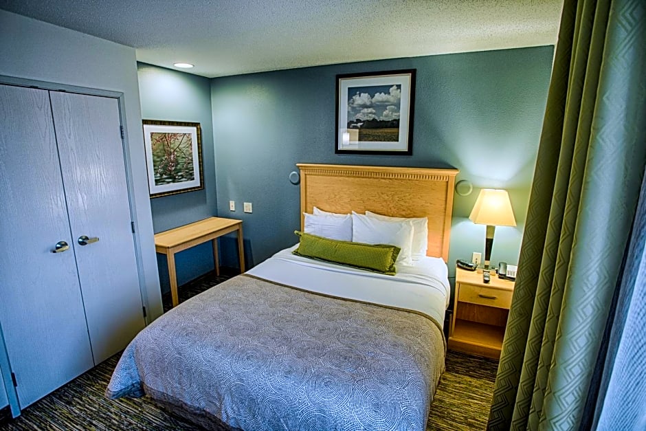 Candlewood Suites Fargo-North Dakota State University By IHG