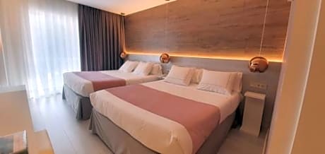 Double Room (2 Adults + 2 Children)