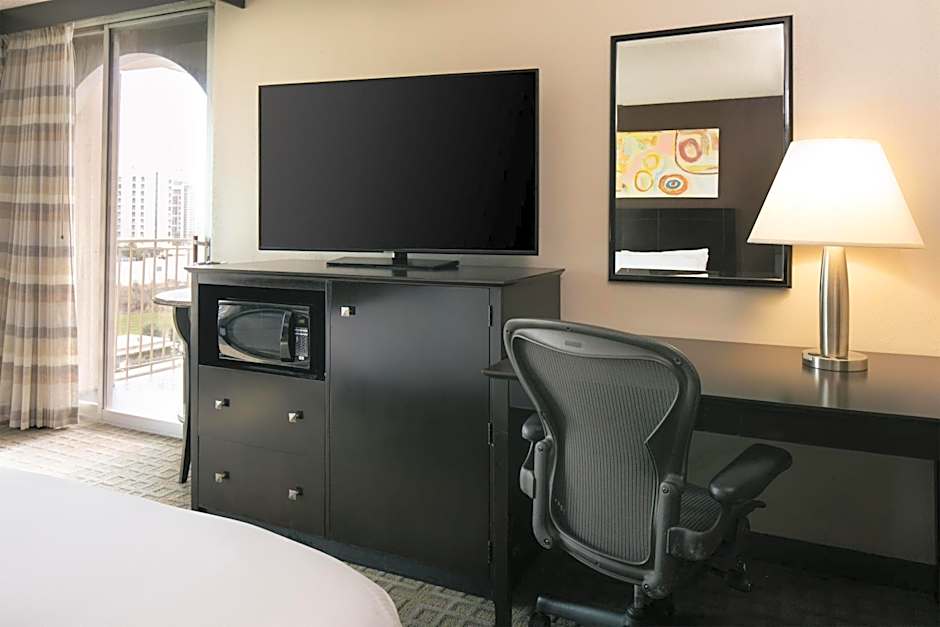 DoubleTree By Hilton Hotel Dallas Market Center