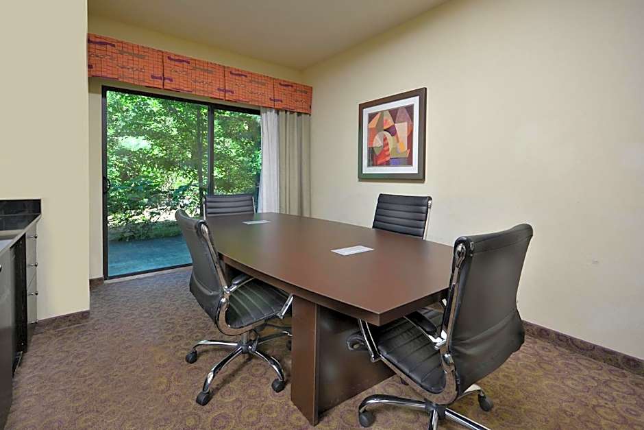 Holiday Inn Express Hotel & Suites Clemson - University Area By IHG