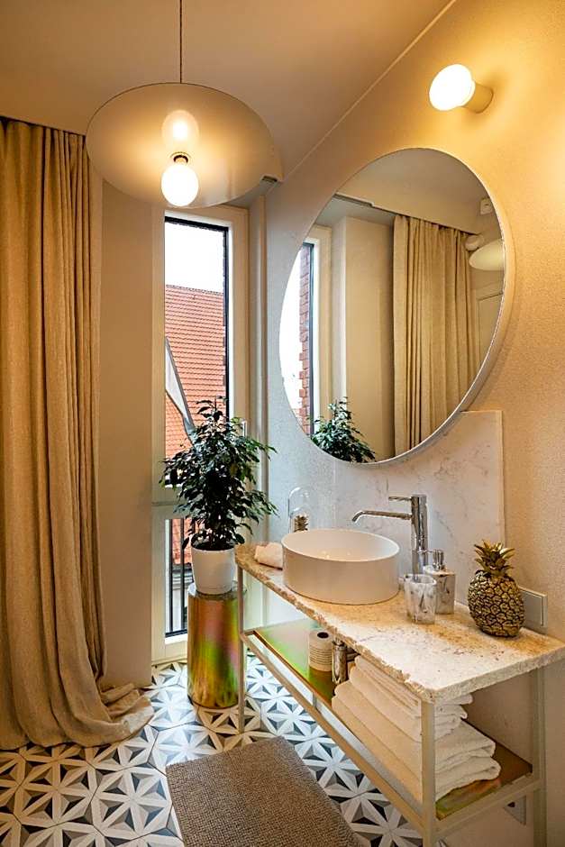Redstone Apartments & Boutique Suites
