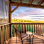 -Pet Friendly- Miners Cabin #5 -Two Double Beds - Private Balcony