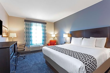 1 King Bed Non-Smoking