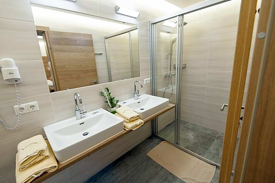 Landhaus & Appartementhaus Haussteiner