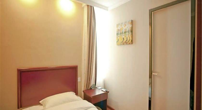 GreenTree Inn Liaoning Dalian Railway Station South Shengli Square Express Hotel