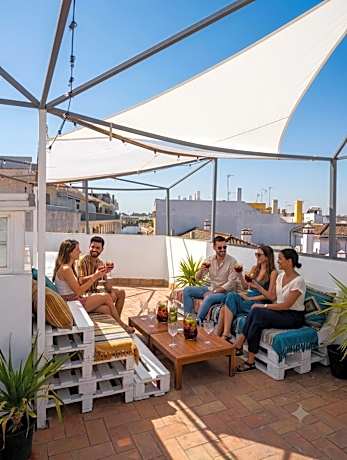 Black Swan Hostel Sevilla