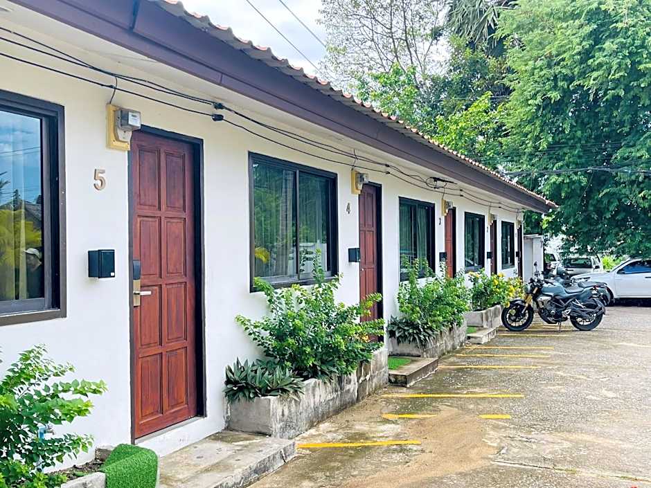 New Breakers Hotel Rawai