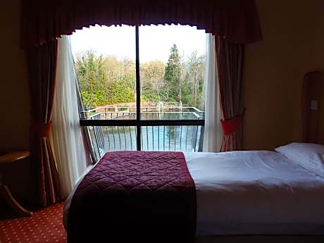 Twin Room with Lake View