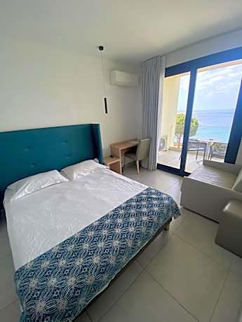 Superior Triple Room with Sea View