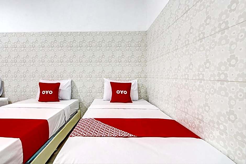 OYO 93011 Hotel Griya Lestari Pati 2