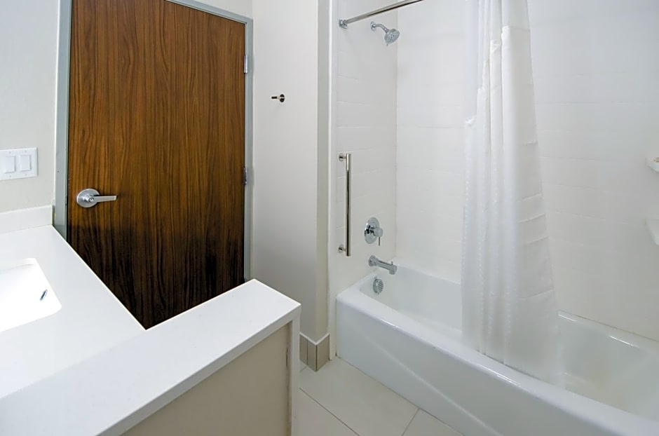 Holiday Inn Express And Suites Taylor By IHG