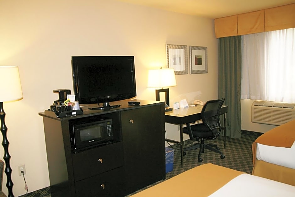 Holiday Inn Express Hotel Union City By IHG