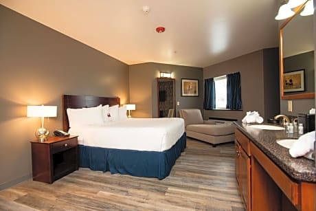 King Suite with Sofa Bed and Walk-In Shower - Jetted Tub/Disability Access