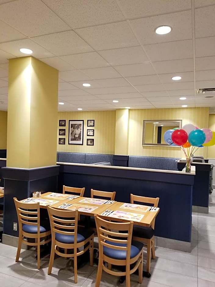 Days Inn by Wyndham Edmonton Downtown