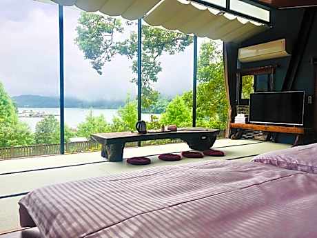 Yue Lake Backpackers