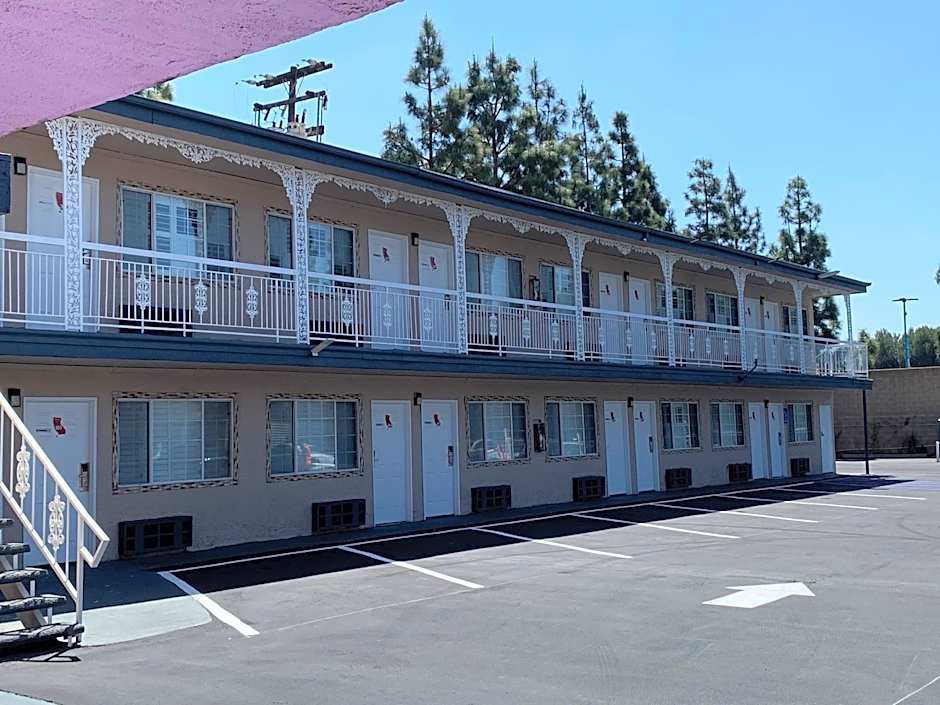 Riviera Motel