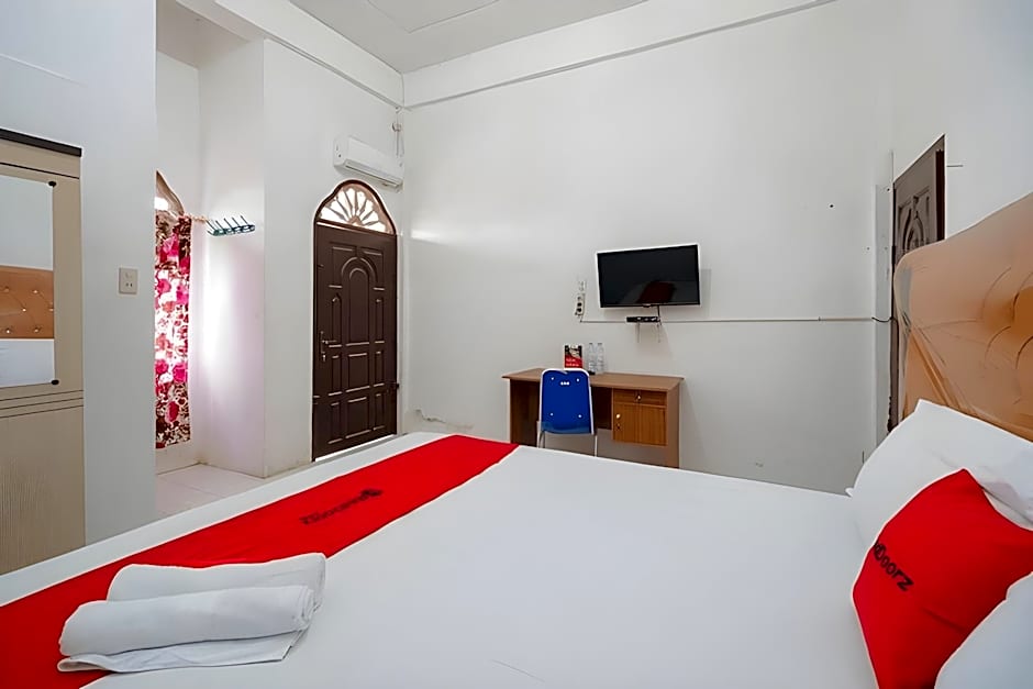 RedDoorz Syariah near Stasiun Kereta Api Kisaran