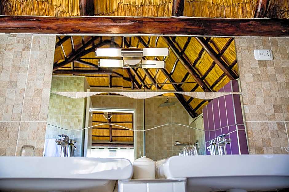 TshiBerry Bed & Breakfast