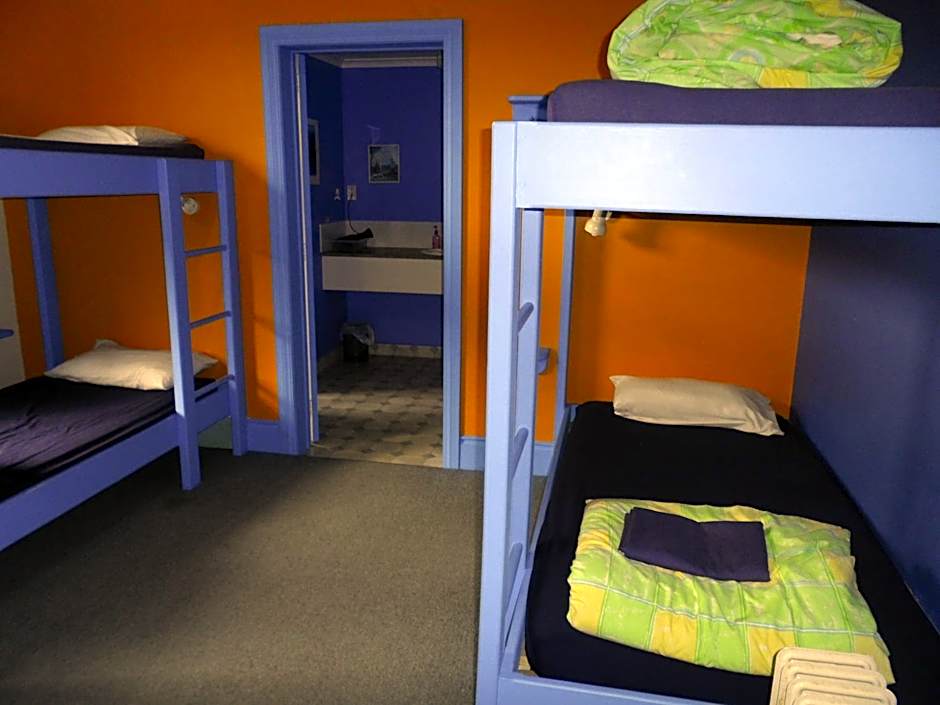 Sequoia Lodge Backpackers