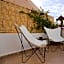 Riad Le J