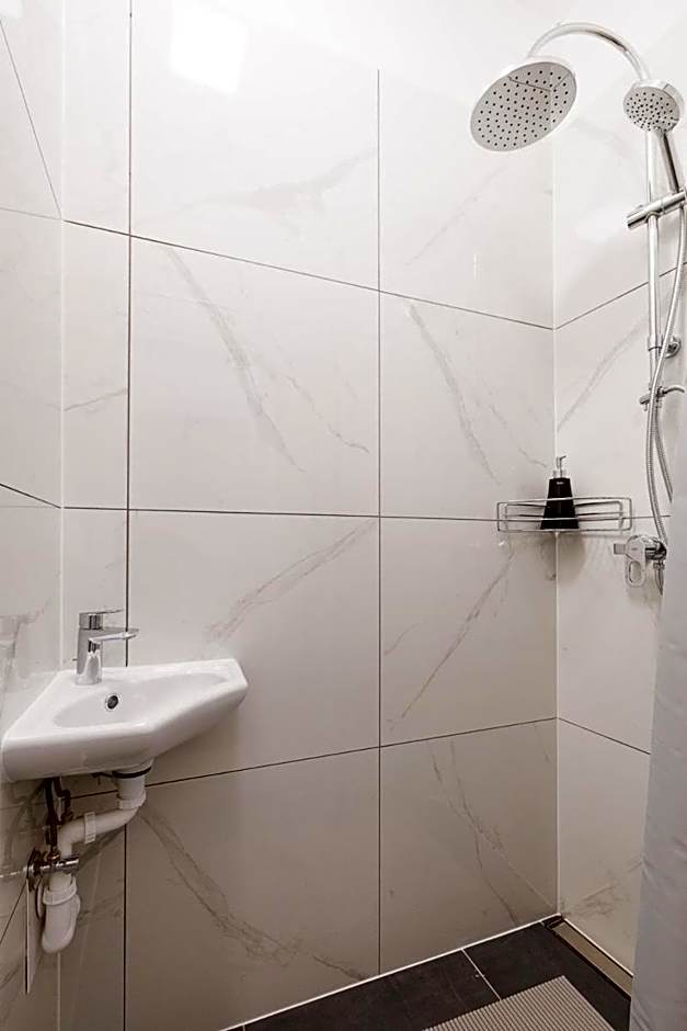 Central City Style Rooms by Home2