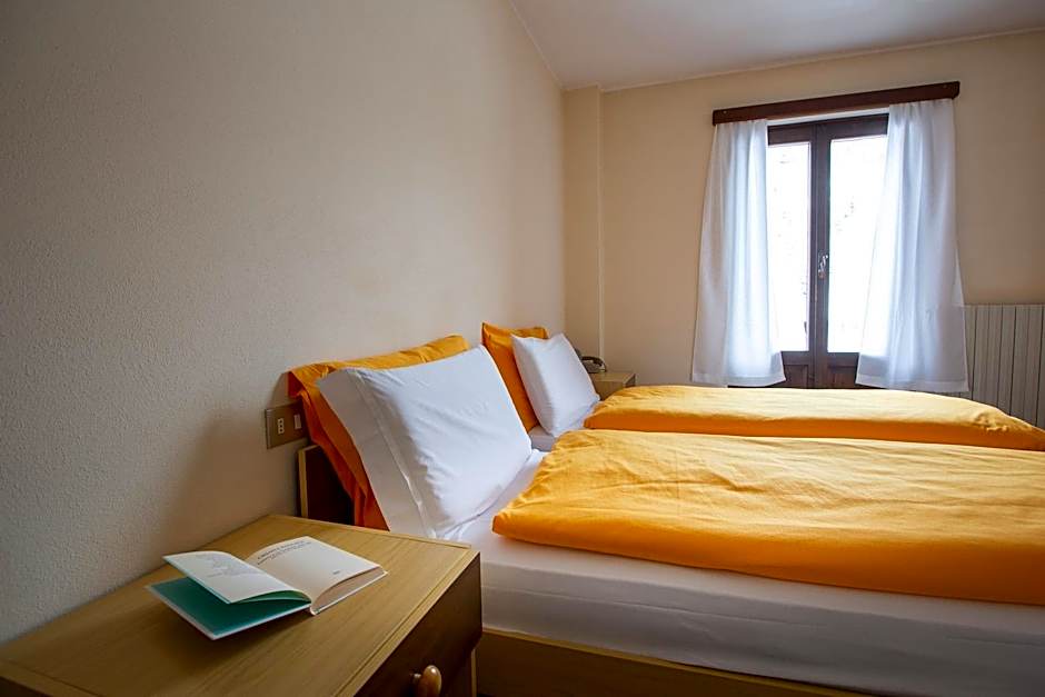 Hotel Meublè Adler - Rooms & Mountain Apartments