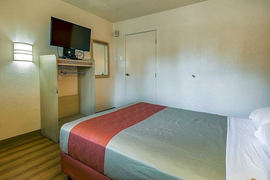 Motel 6-Chino, CA - Los Angeles Area
