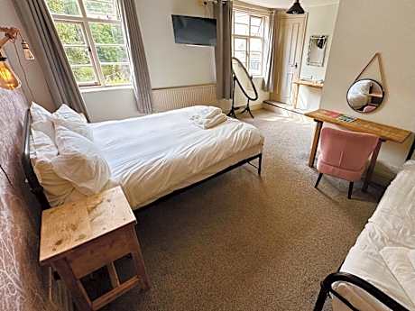 Twin Room with Shower