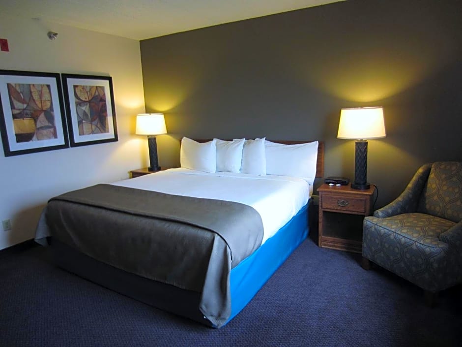 AmericInn by Wyndham Hutchinson