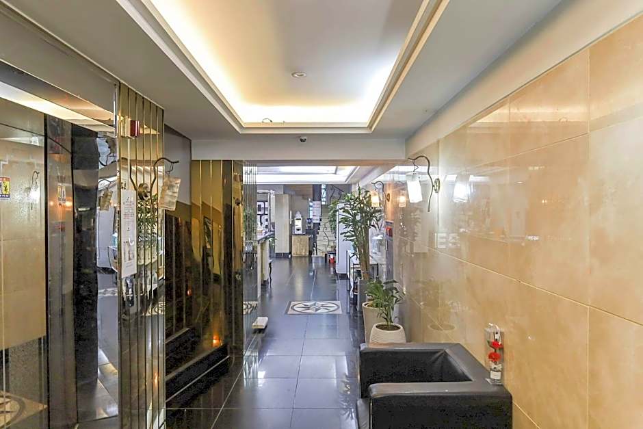 Cheonan Business Hotel