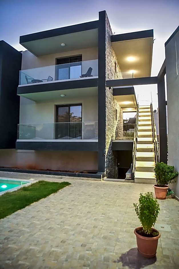 Del Mar 'Adults Only'