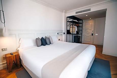 Deluxe Double Room High Floor