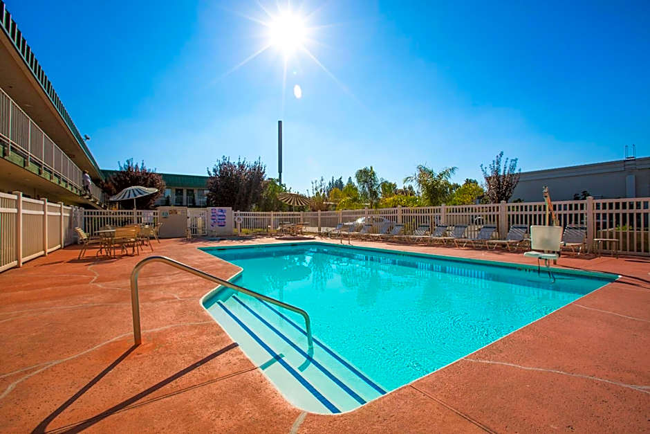 University Inn Fresno