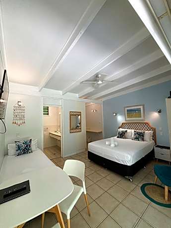 Standard Twin Studio