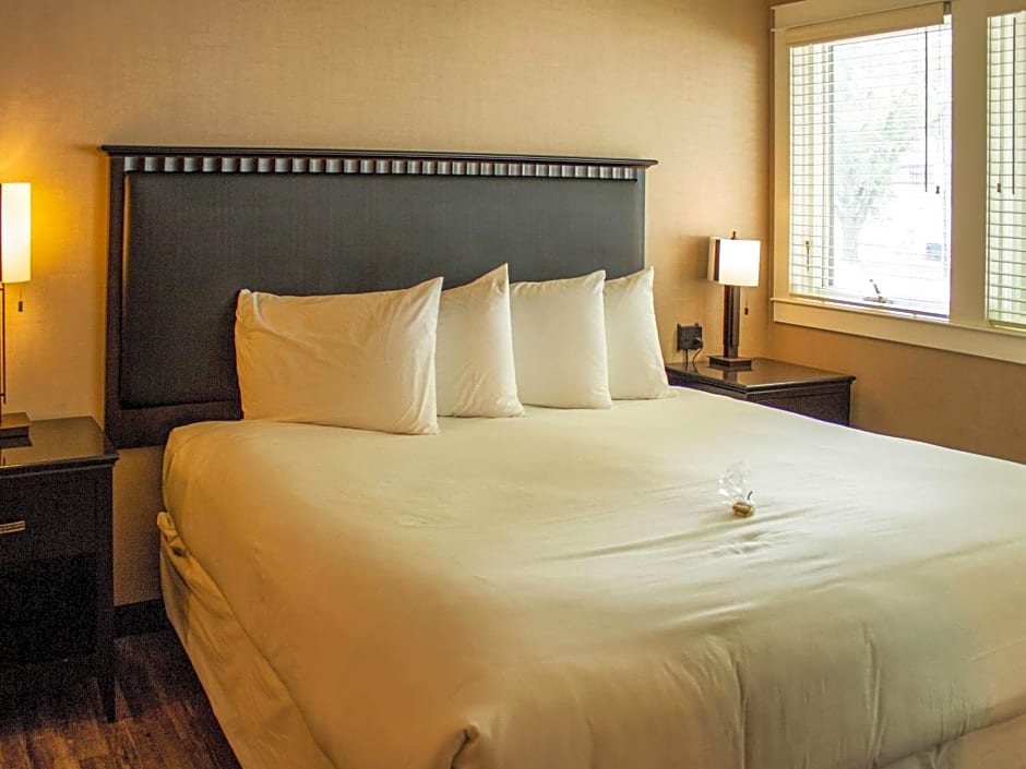 Hotel Penticton, Ascend Hotel Collection