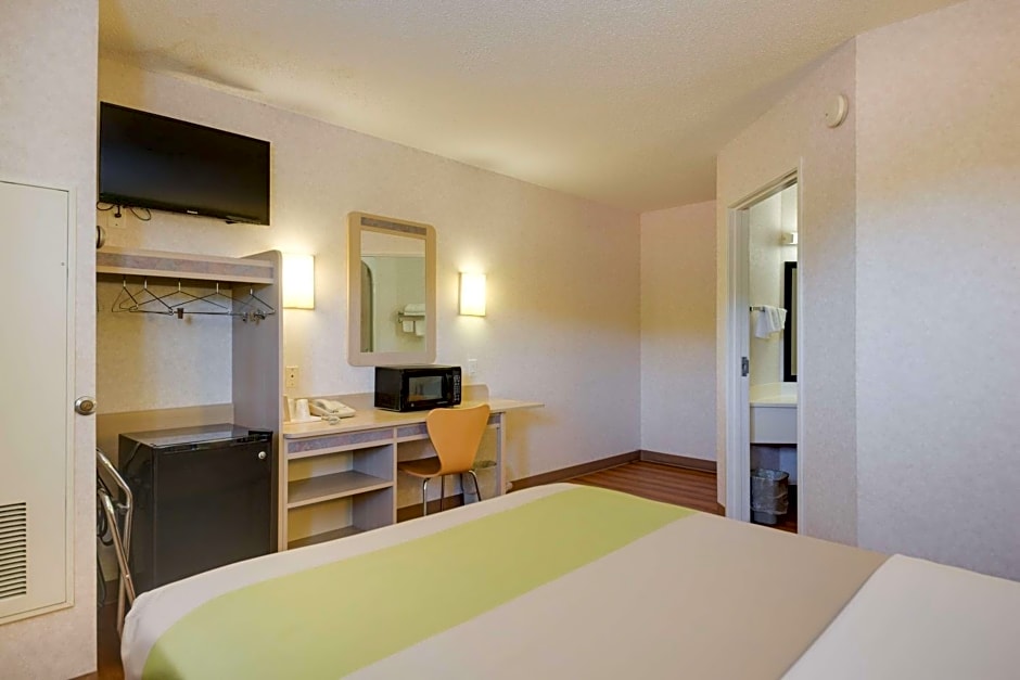 Motel 6-Statesville, NC