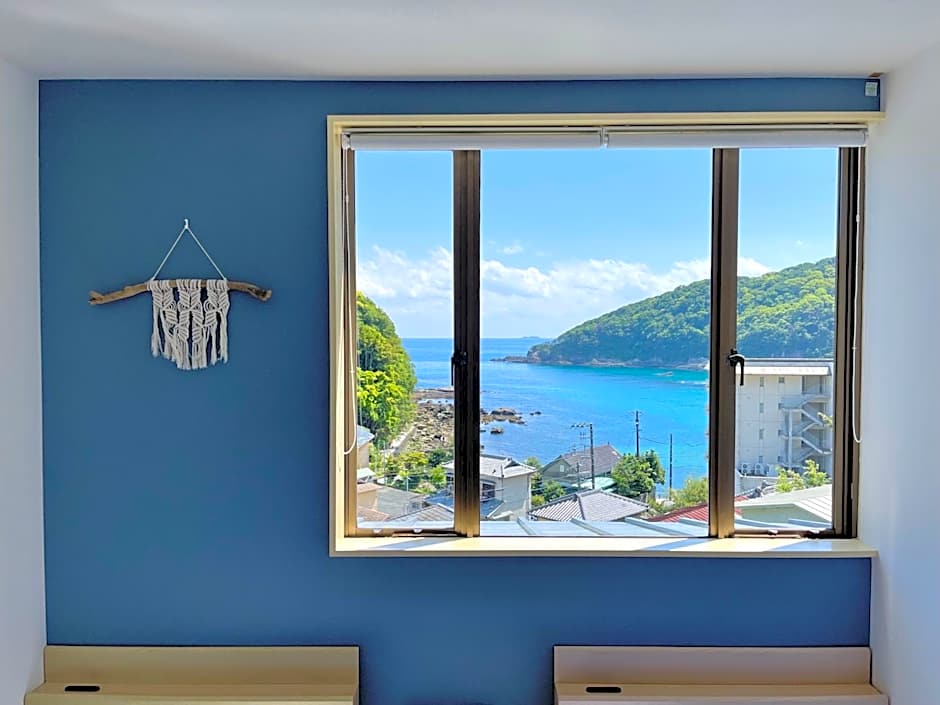 Guesthouse All you need - All rooms have an ocean view!