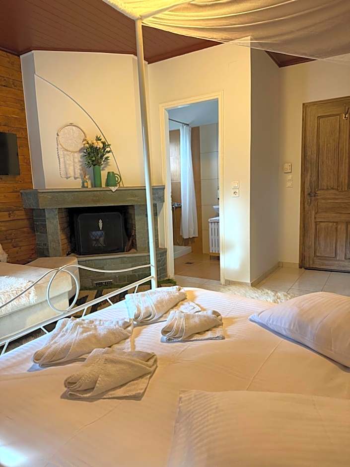 Ikojenia Traditional Lodge