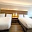 Holiday Inn Express & Suites Galveston West - Seawall
