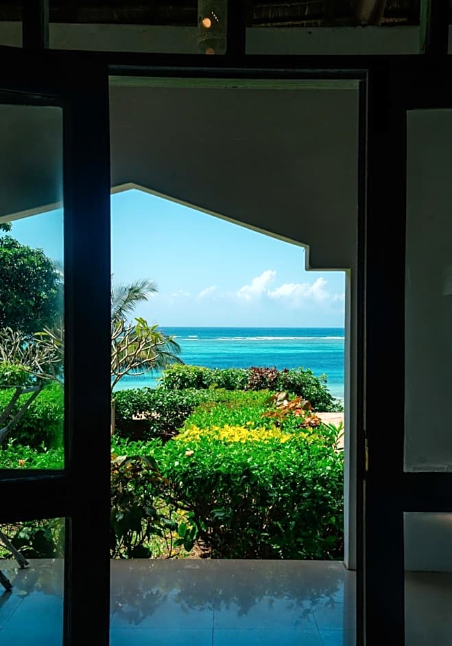 Pearl Beach by Sansi