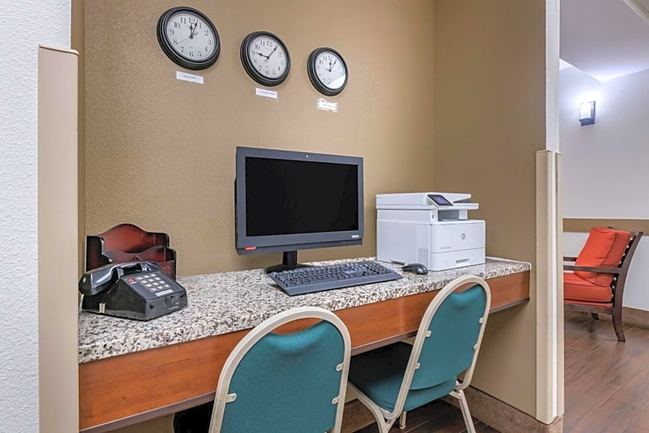 Comfort Inn & Suites DeLand - near University