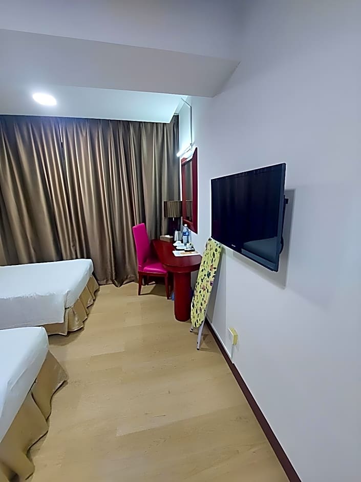 Celyn Hotel