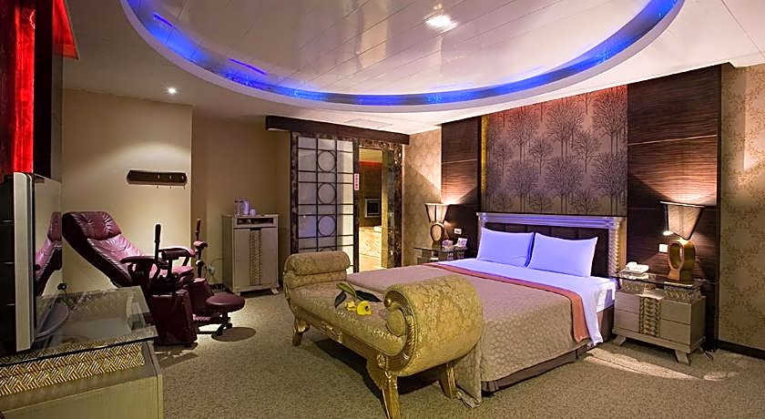 Crystal Business Motel